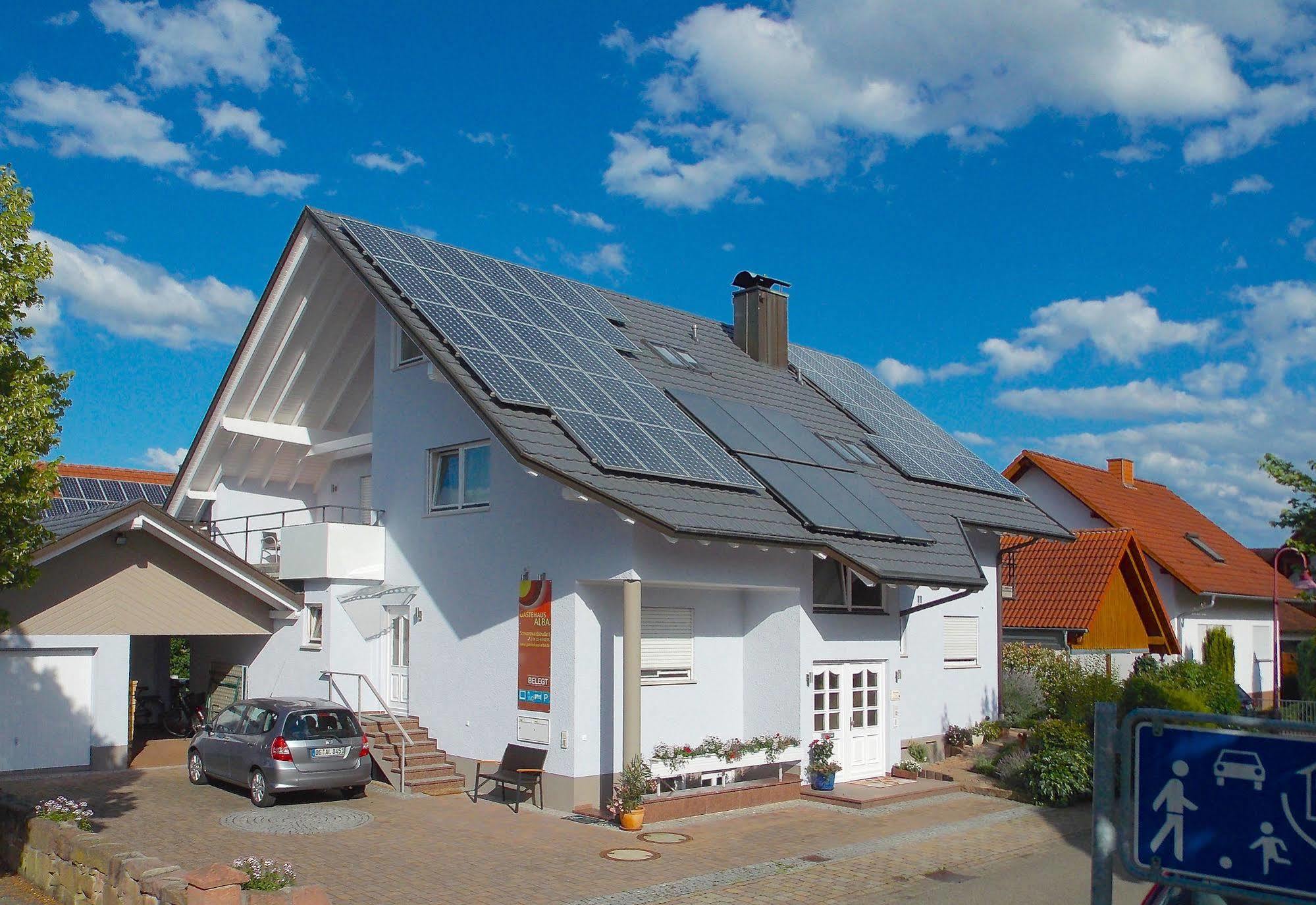 Gaestehaus Alba Garantiert Eintrittskarten Fuer Rulantica Und Europapark Ueber Uns Rust Exterior foto